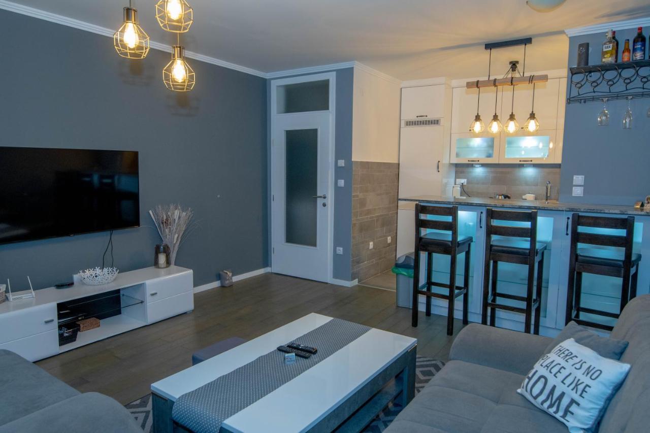 Athena Apartman Lukavica Exterior foto